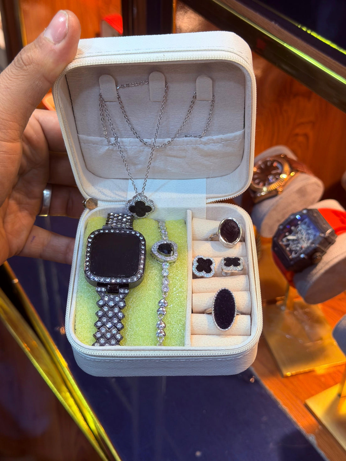 Luxury Ladies Watch – 7-in-1 Gift Set